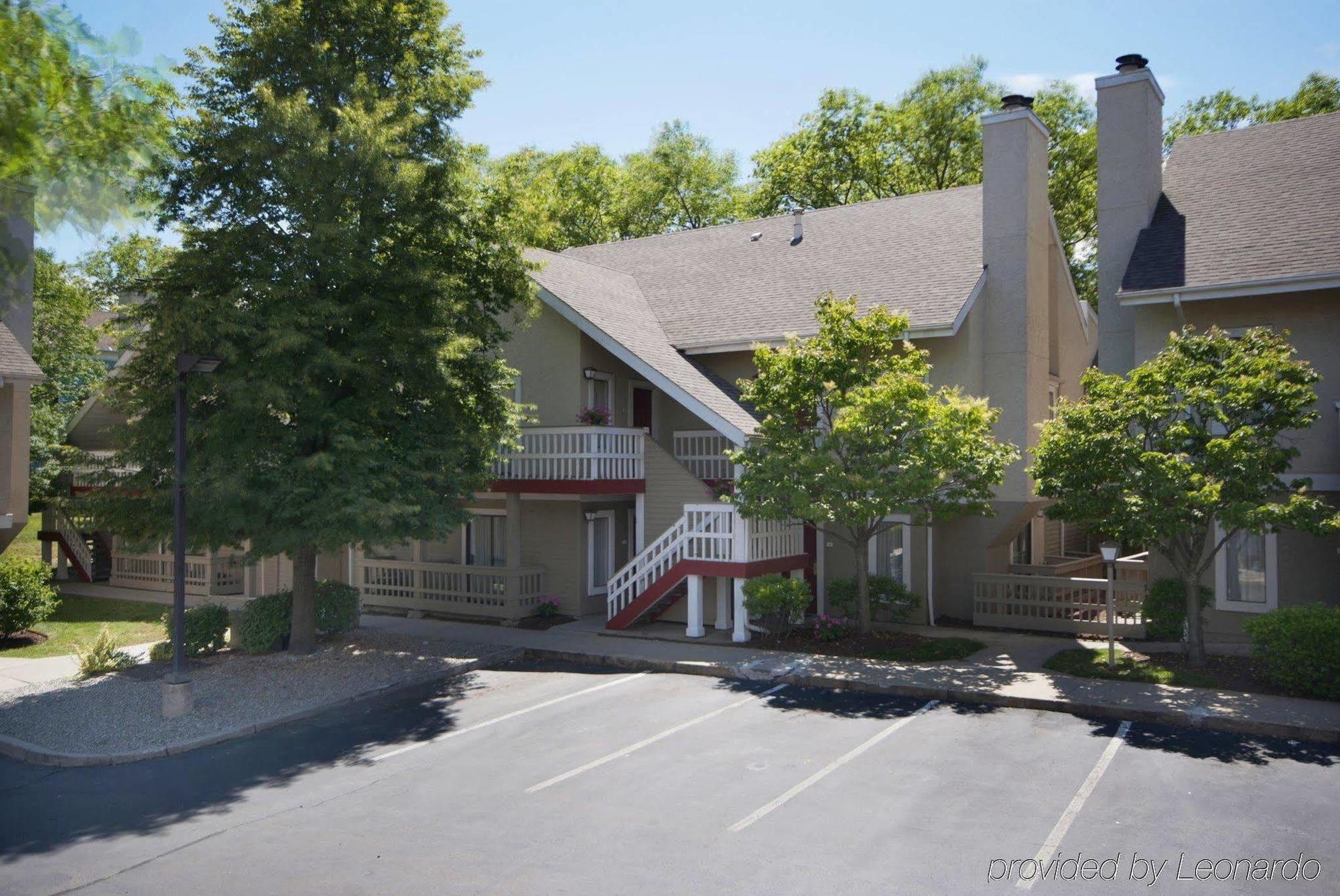 New Haven Village Suites Exterior photo